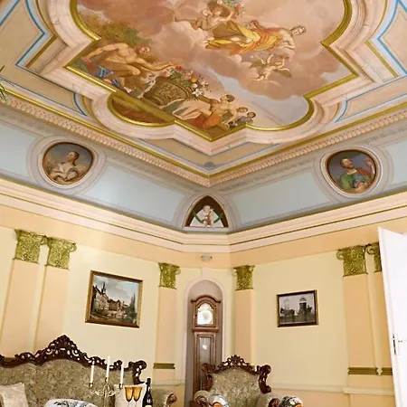 Luxusní apartmán s empírovými freskami v centru Čáslavi Esterno foto