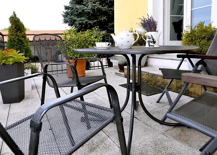Luxusni Apartman S Empirovymi Freskami V Centru Caslavi